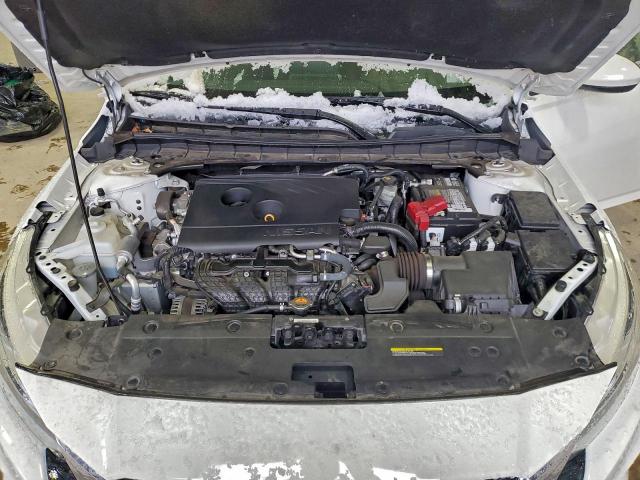 Nissan Altima S Image 11