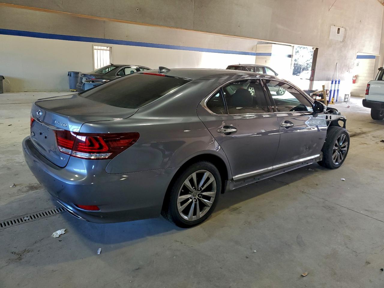 Lexus LS 460 Image 5