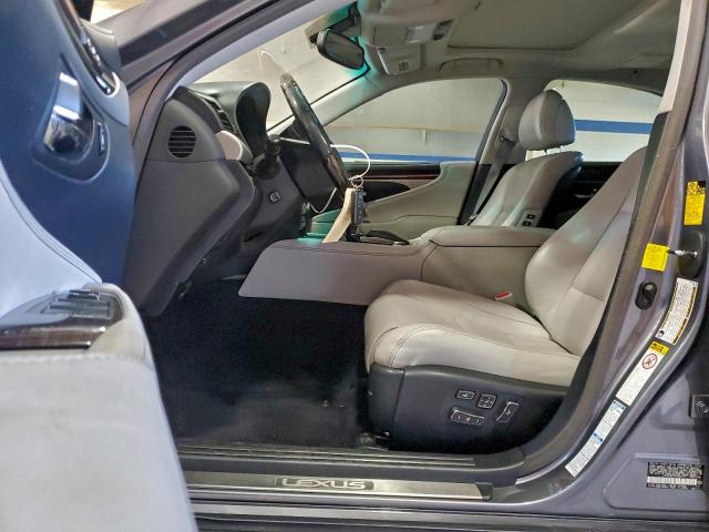 Lexus LS 460 Image 11