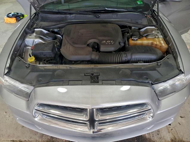 Dodge Charger Se Image 6