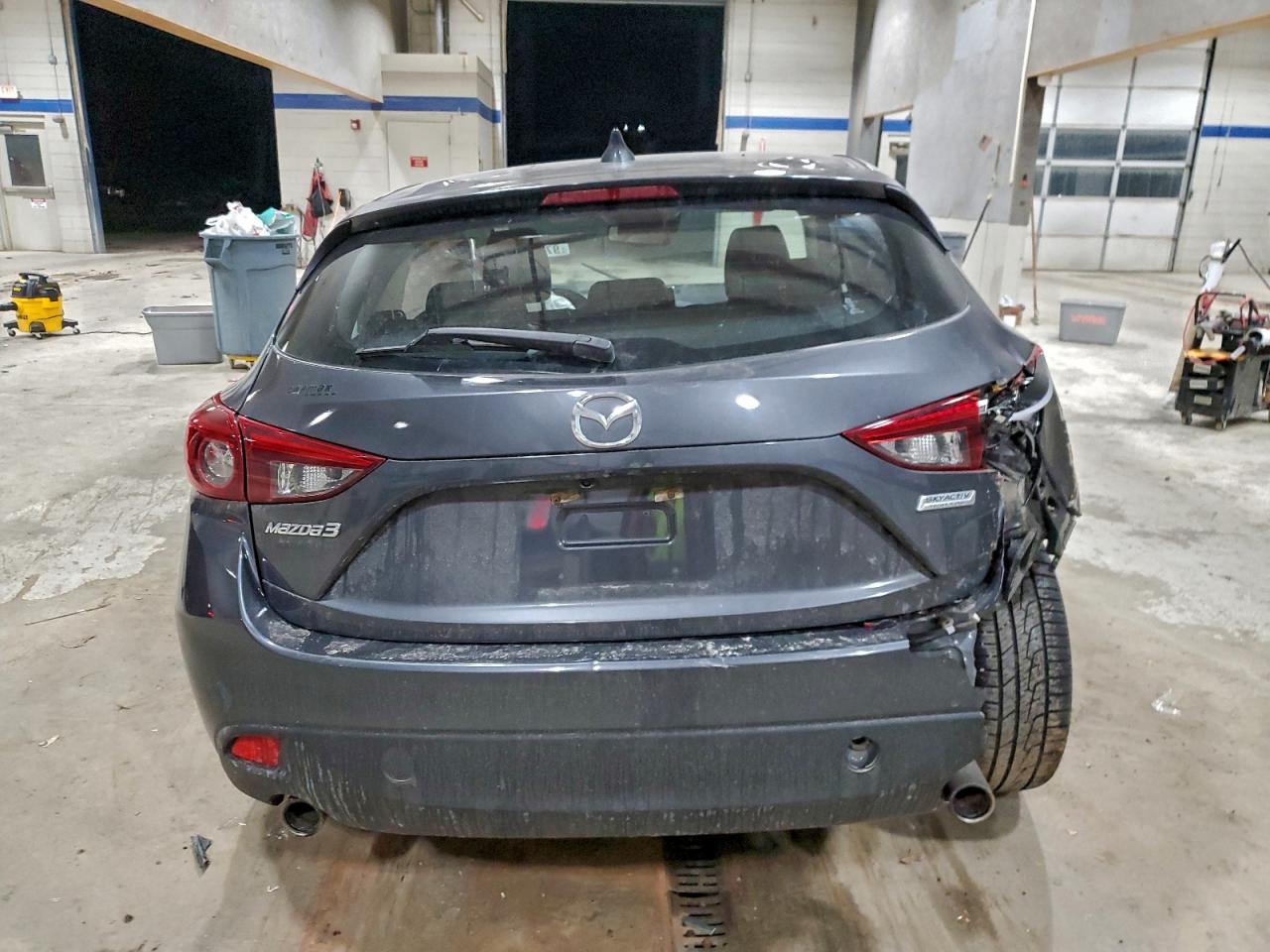 Mazda 3 Grand Touring Image 2