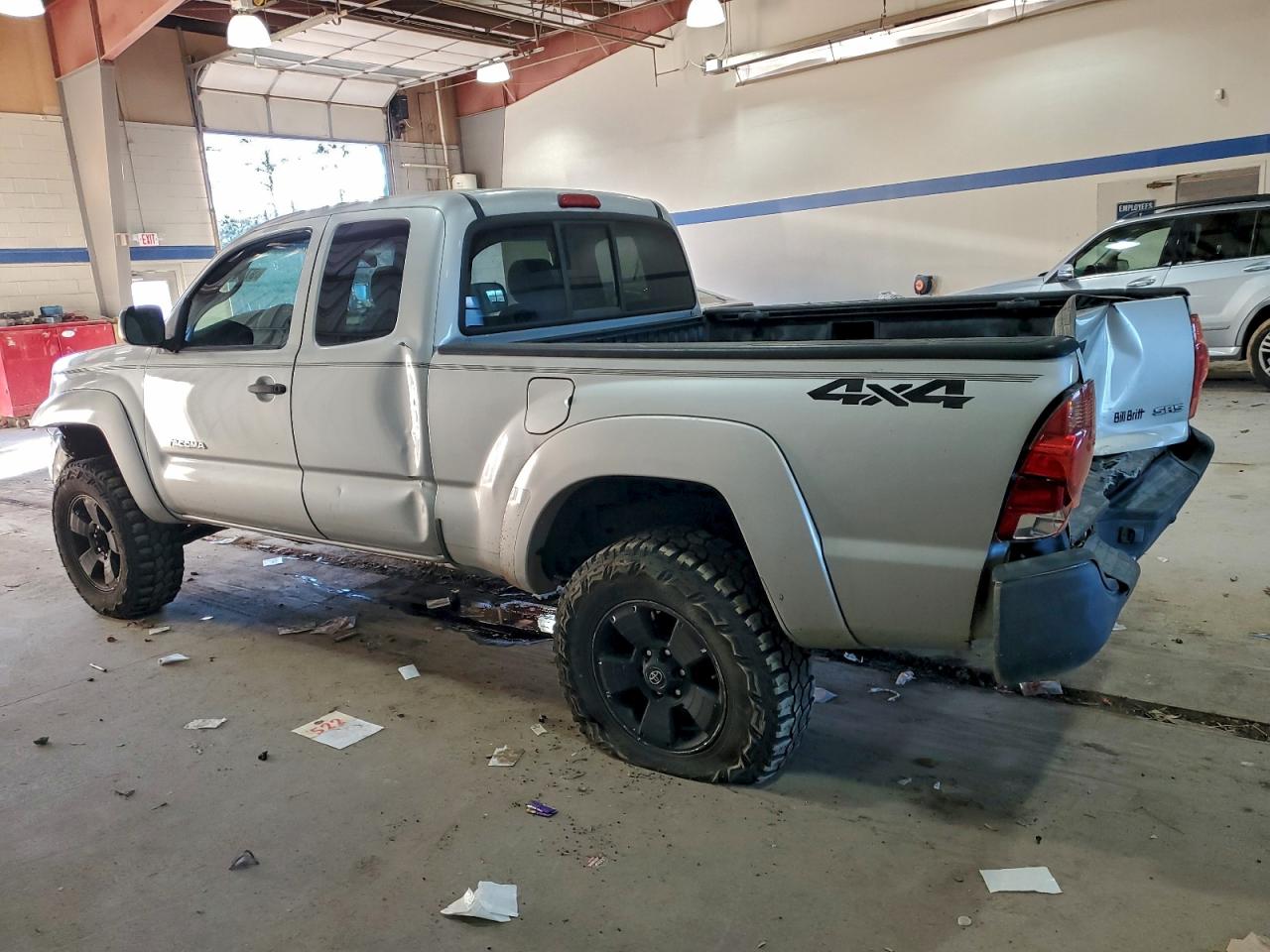 Toyota Tacoma Access Cab Image 5