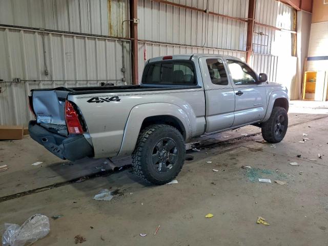 Toyota Tacoma Access Cab Image 3