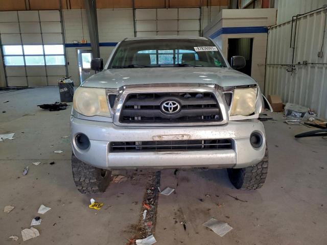 Toyota Tacoma Access Cab Image 6