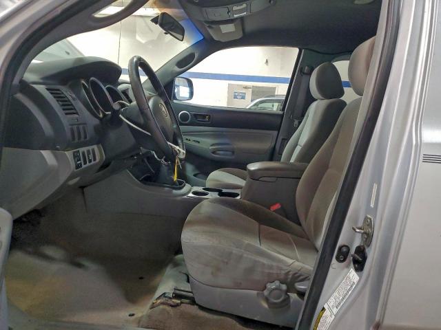 Toyota Tacoma Access Cab Image 10