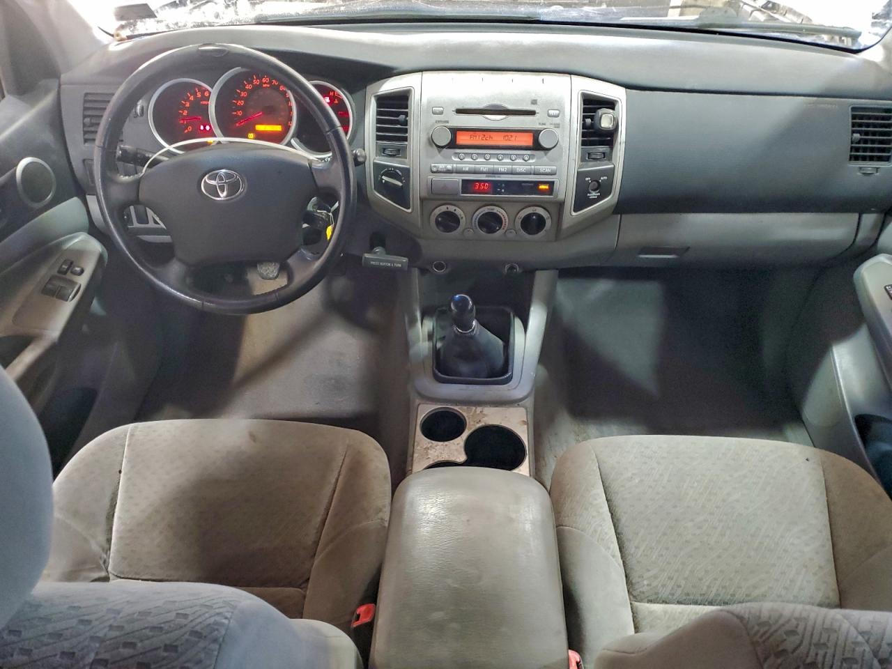 Toyota Tacoma Access Cab Image 4