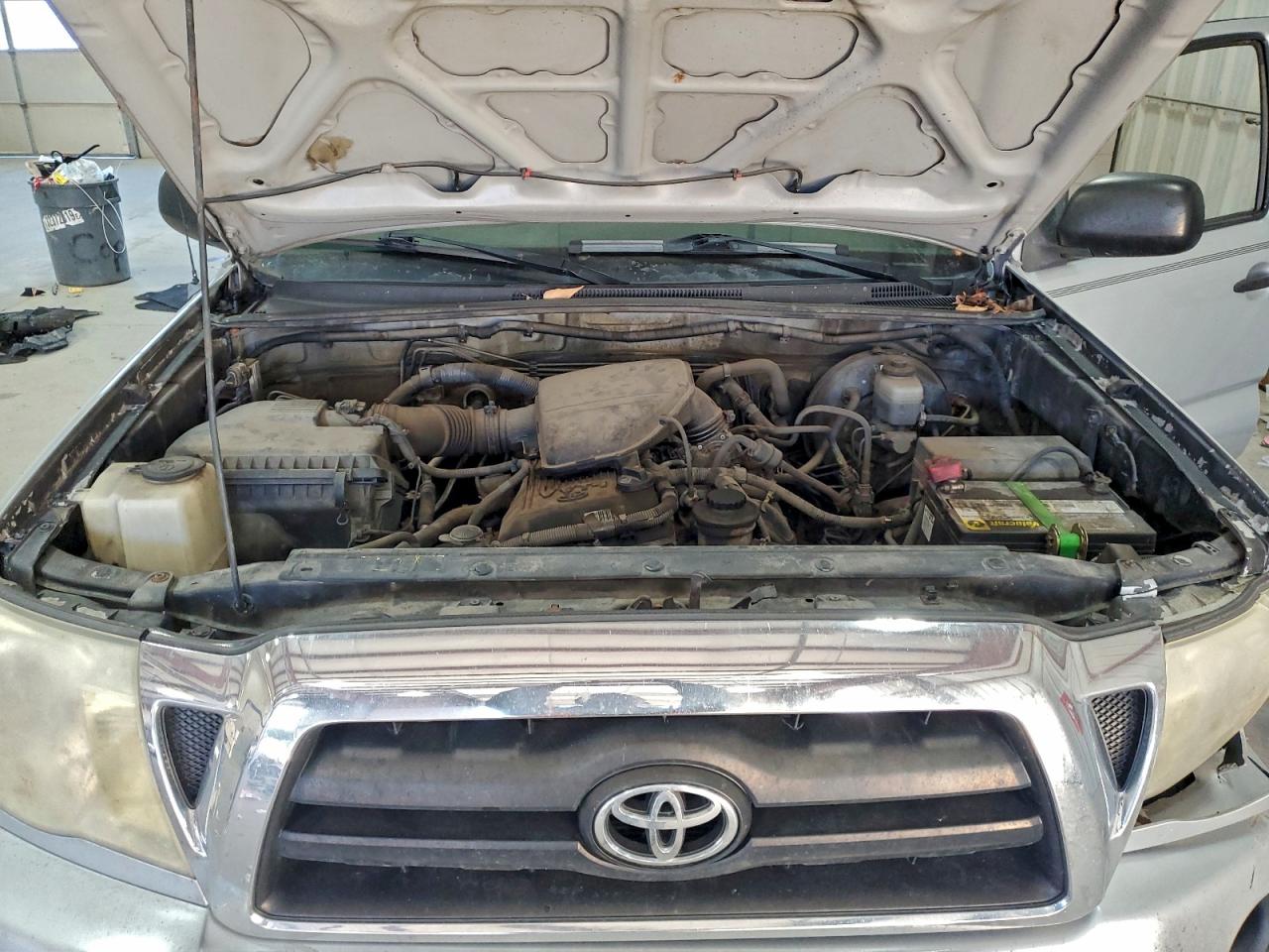 Toyota Tacoma Access Cab Image 11