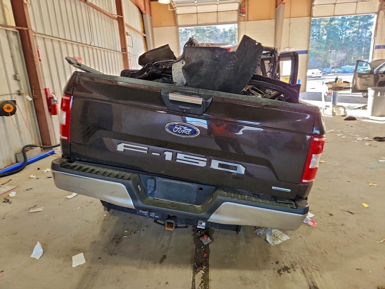 Ford F-150 Supercrew Image 2