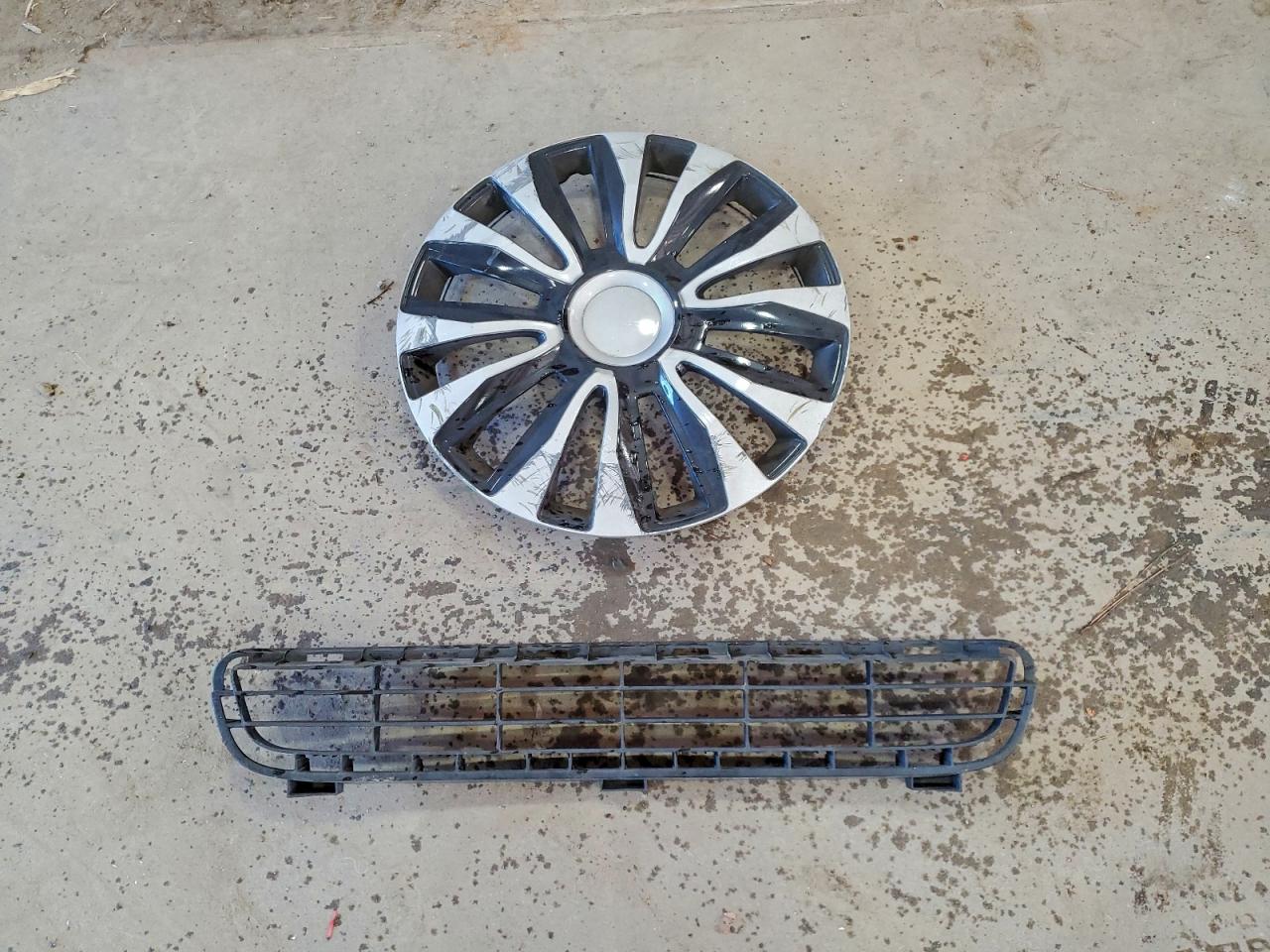 Toyota Camry Base Image 9