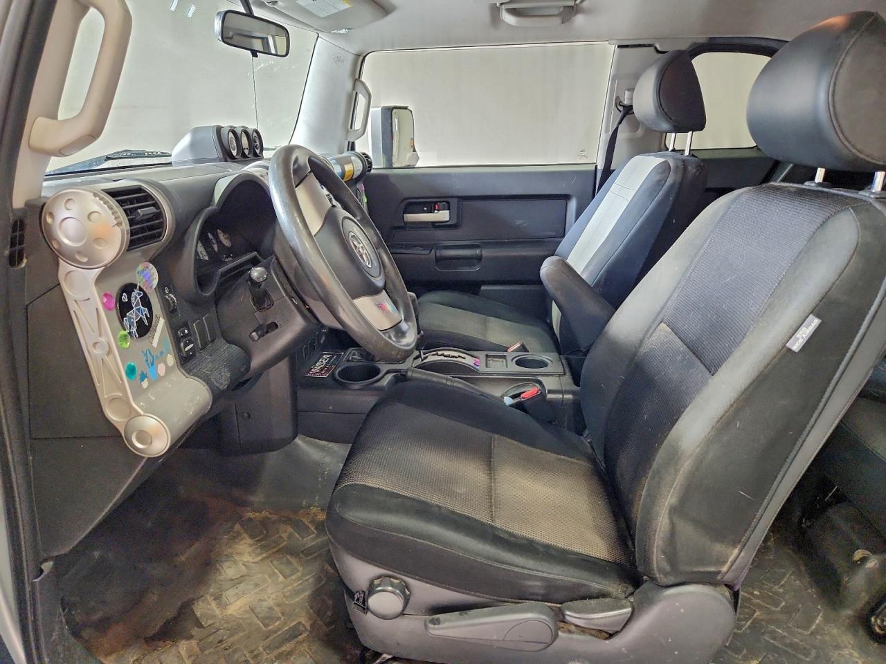 Toyota FJ Cruiser Image 3