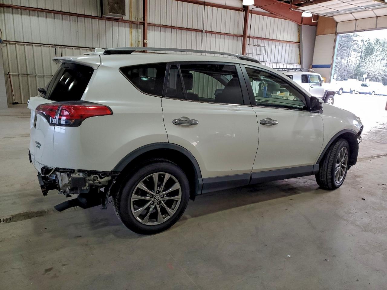 Toyota RAV4 Limited Image 11