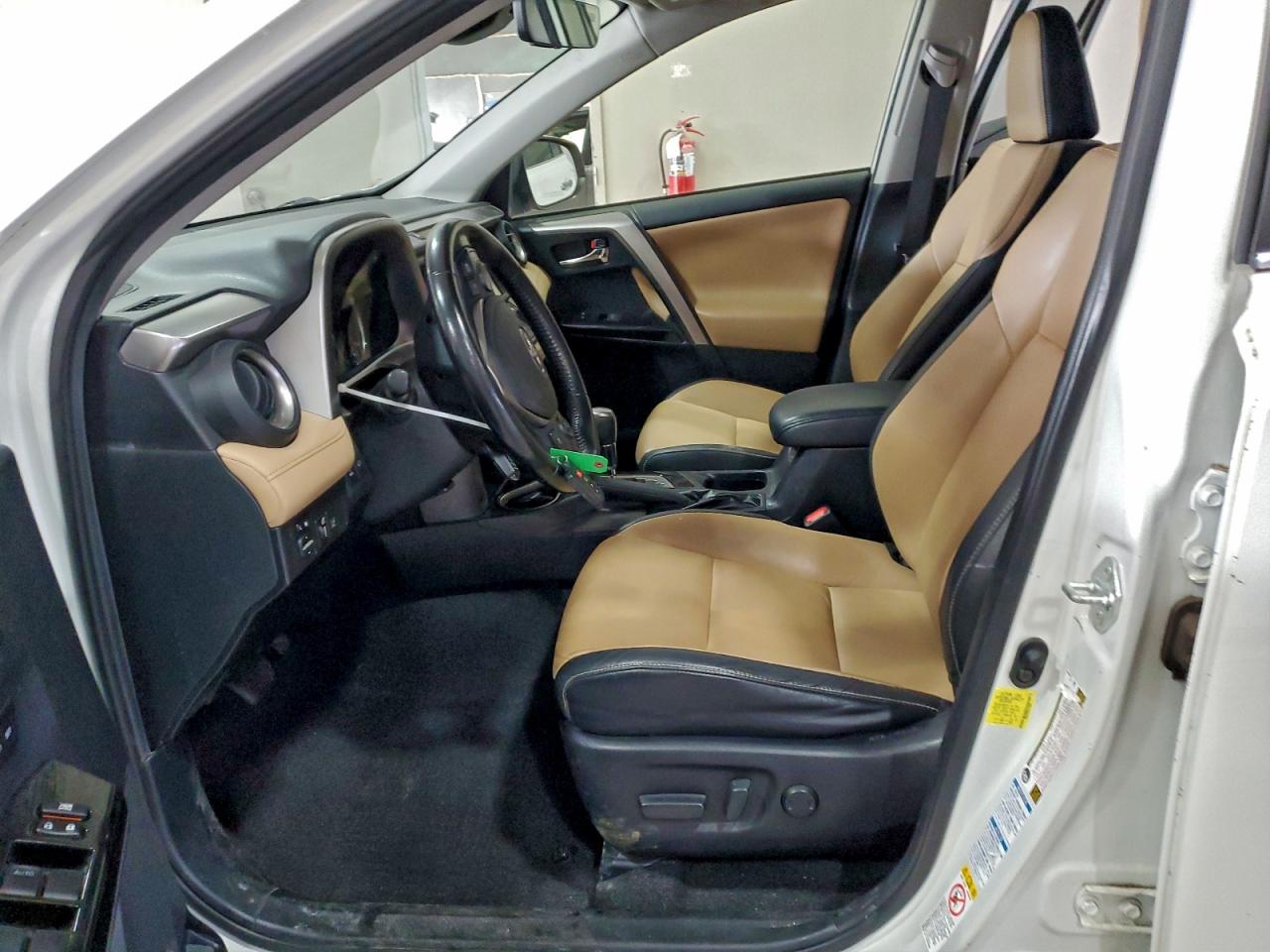 Toyota RAV4 Limited Image 5