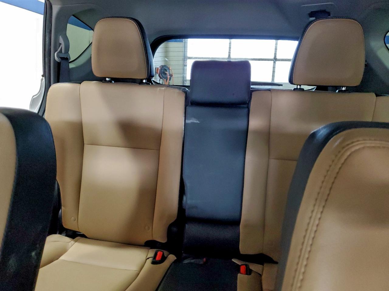 Toyota RAV4 Limited Image 4