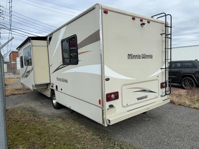 Ford Econoline E450 Super Duty Cutaway Van Image 4