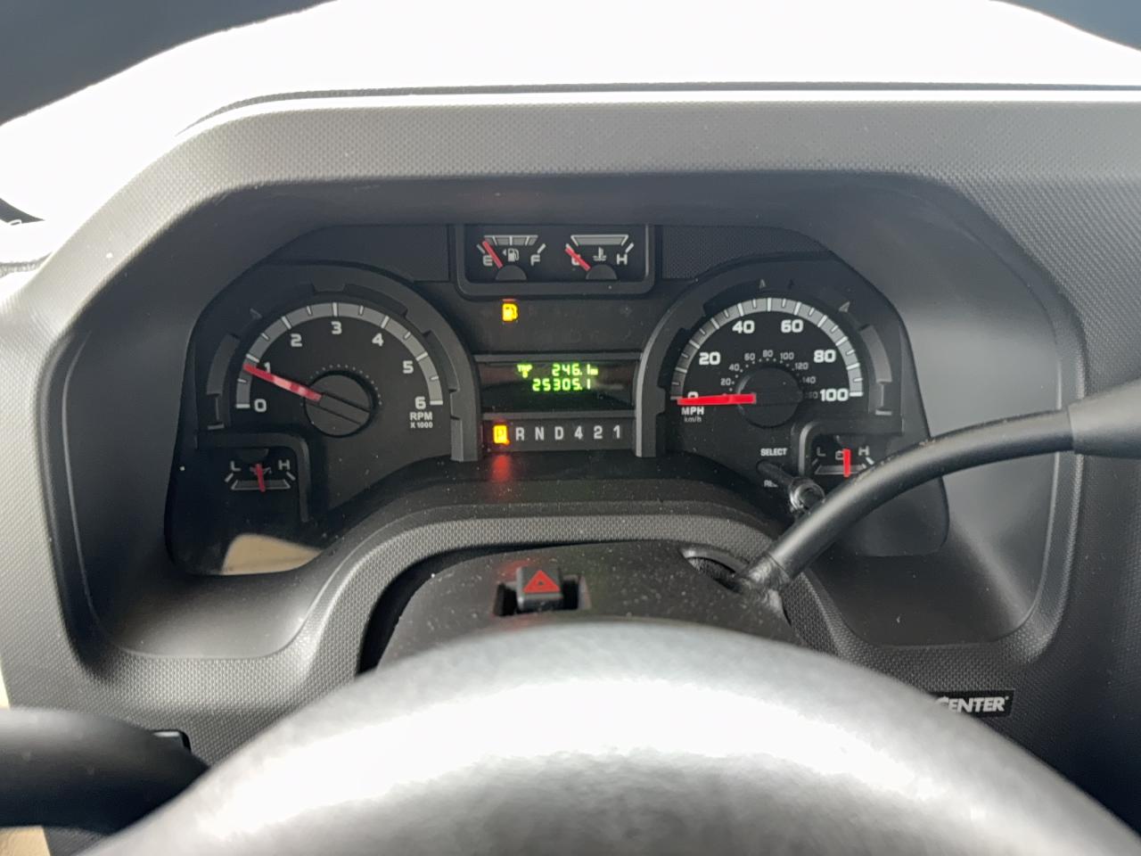 Ford Econoline E450 Super Duty Cutaway Van Image 6