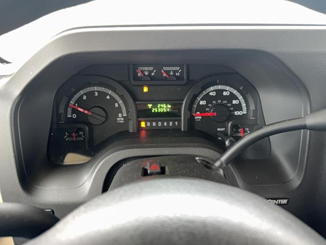 Ford Econoline E450 Super Duty Cutaway Van Image 6