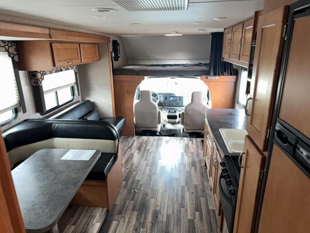 Ford Econoline E450 Super Duty Cutaway Van Image 7