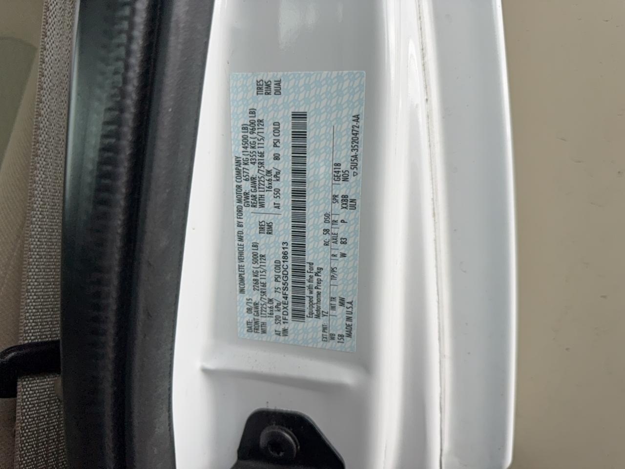 Ford Econoline E450 Super Duty Cutaway Van Image 8