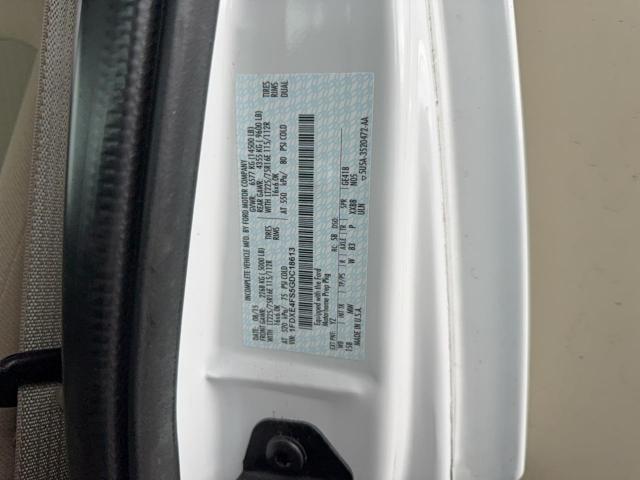 Ford Econoline E450 Super Duty Cutaway Van Image 8