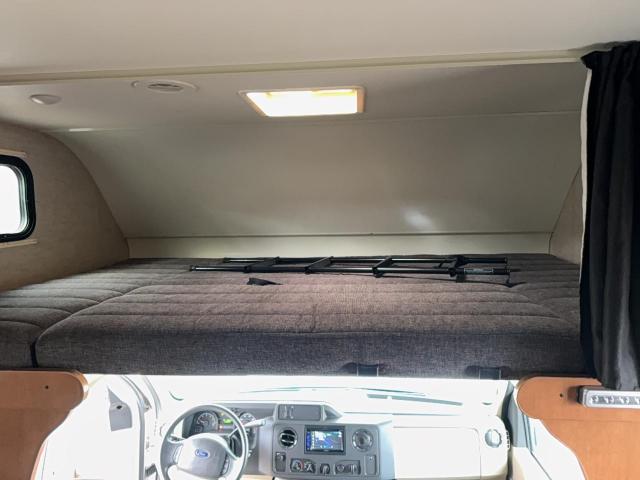 Ford Econoline E450 Super Duty Cutaway Van Image 13