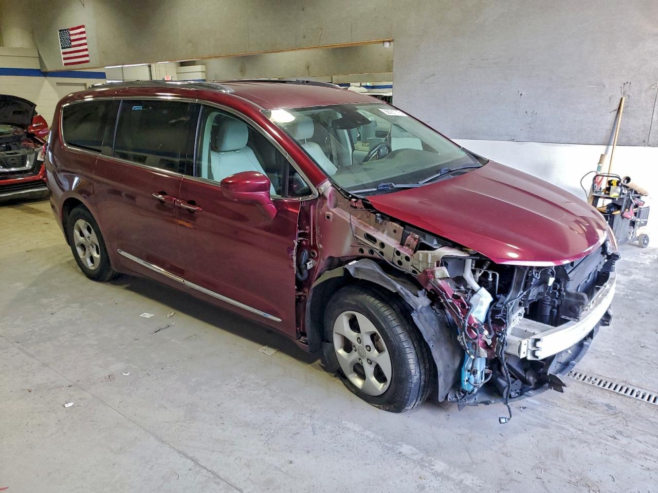 Chrysler Pacifica Touring L Plus Image 2