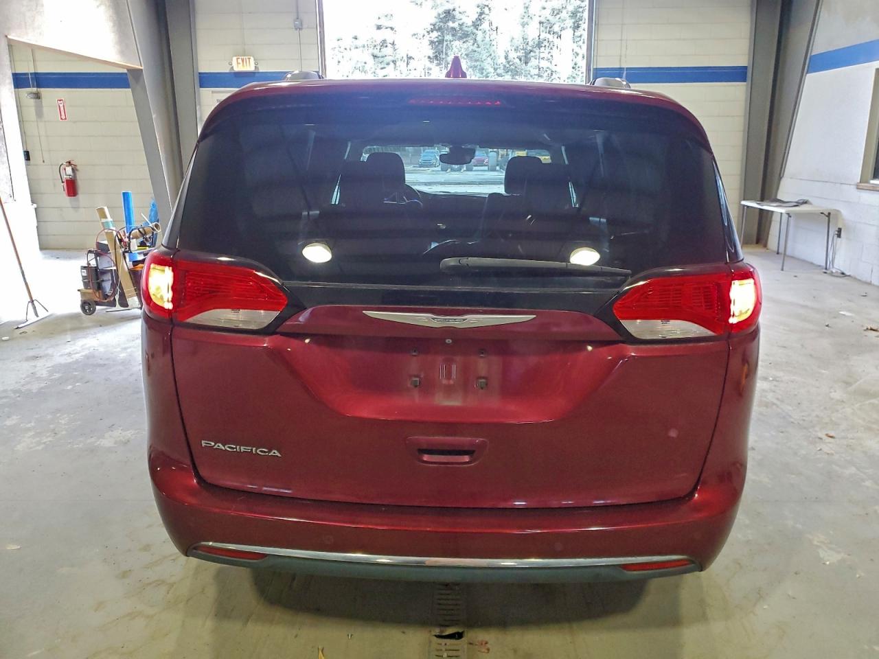 Chrysler Pacifica Touring L Plus Image 3
