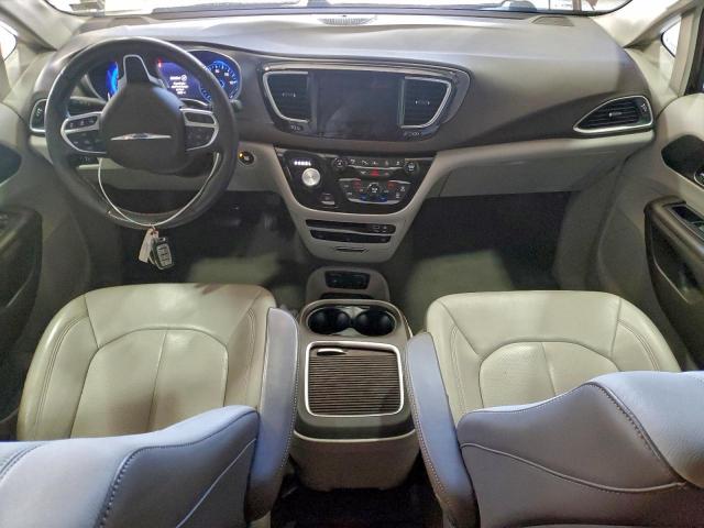 Chrysler Pacifica Touring L Plus Image 13