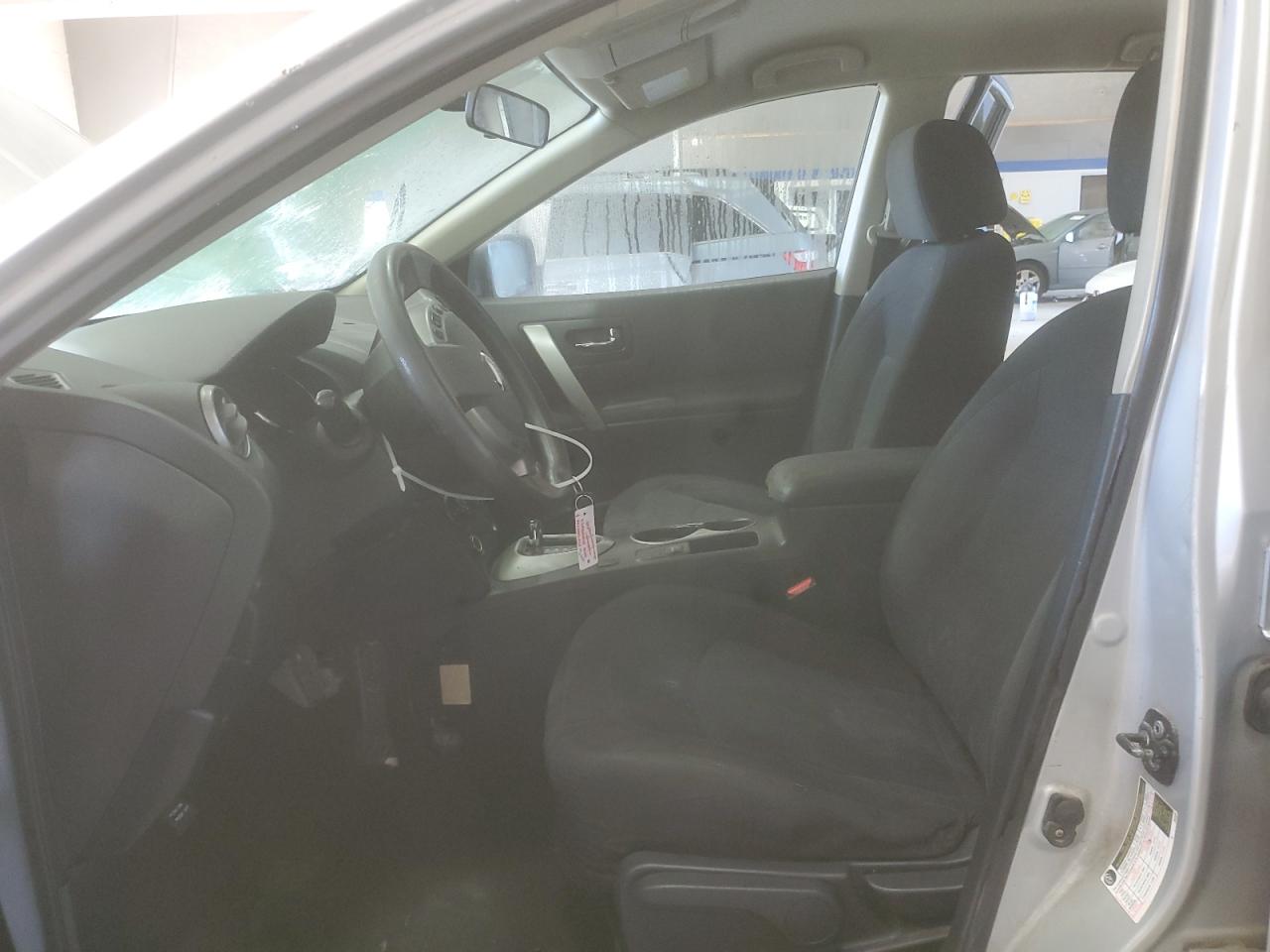 Nissan Rogue S Image 8