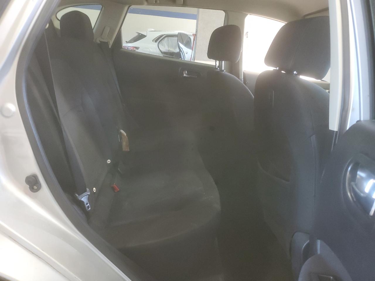 Nissan Rogue S Image 12