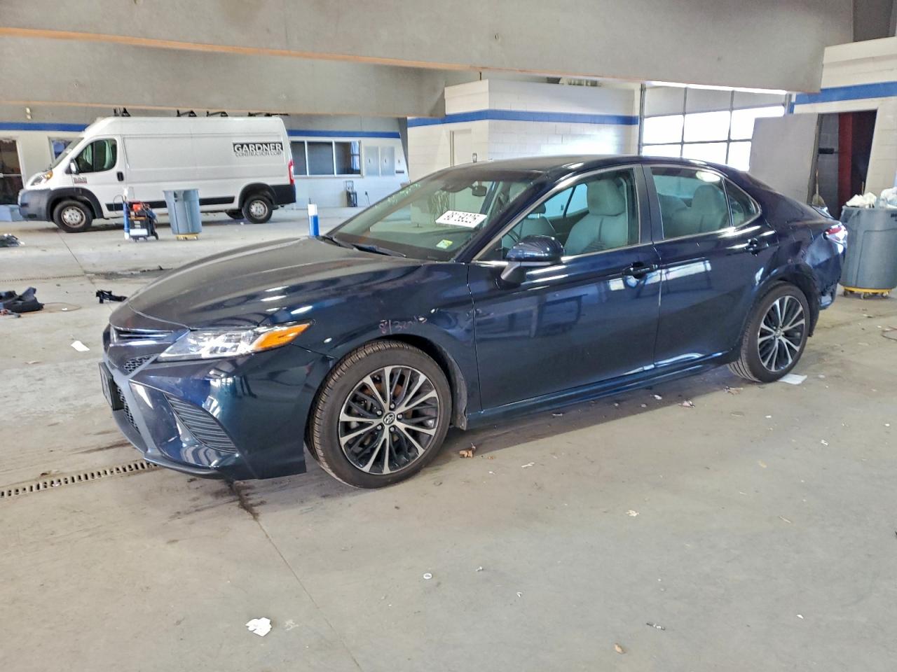 Toyota Camry L Image 1