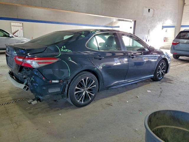 Toyota Camry L Image 2