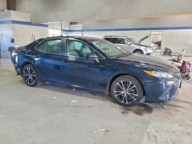 Toyota Camry L Image 5