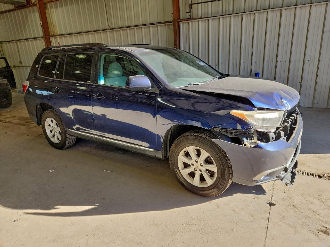 Toyota Highlander Base Image 11