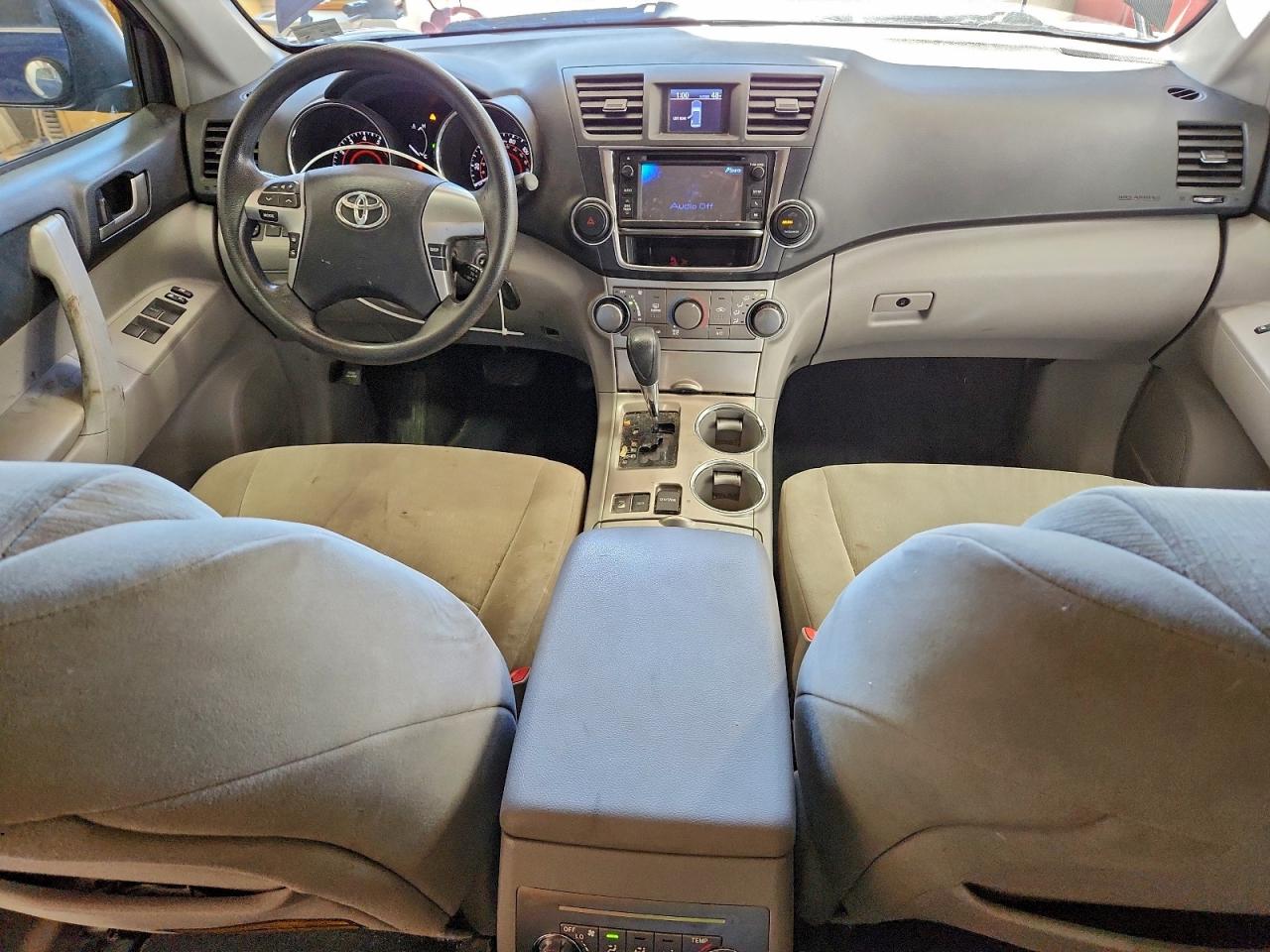 Toyota Highlander Base Image 7