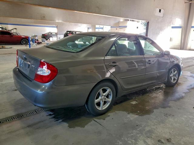 Toyota Camry Le Image 3