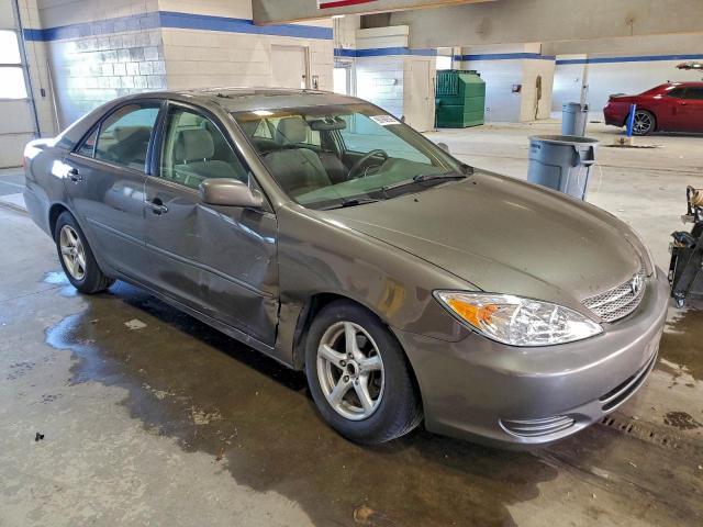 Toyota Camry Le Image 2