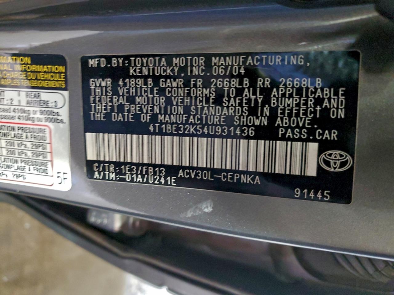 Toyota Camry Le Image 8