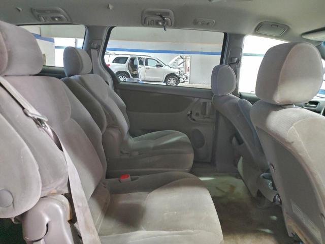 Toyota Sienna Ce Image 8