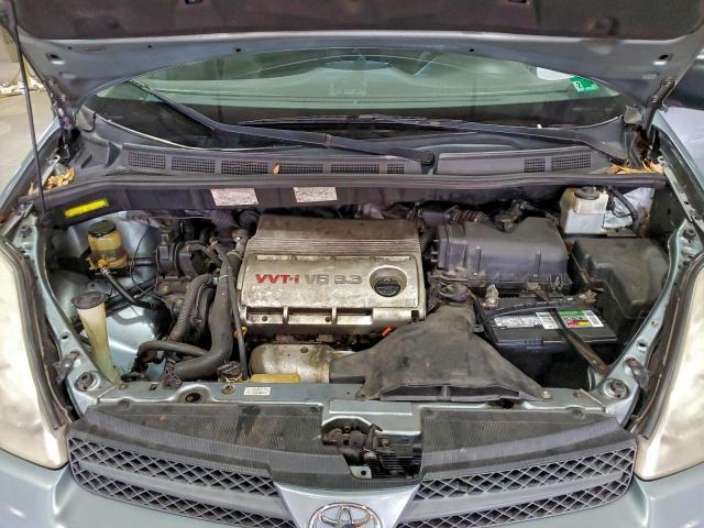 Toyota Sienna Ce Image 10