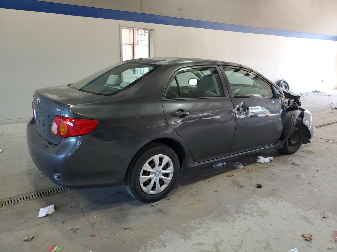 Toyota Corolla Base Image 9