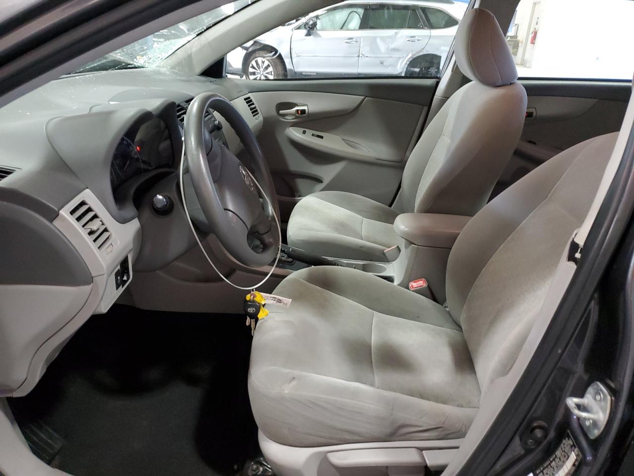 Toyota Corolla Base Image 7