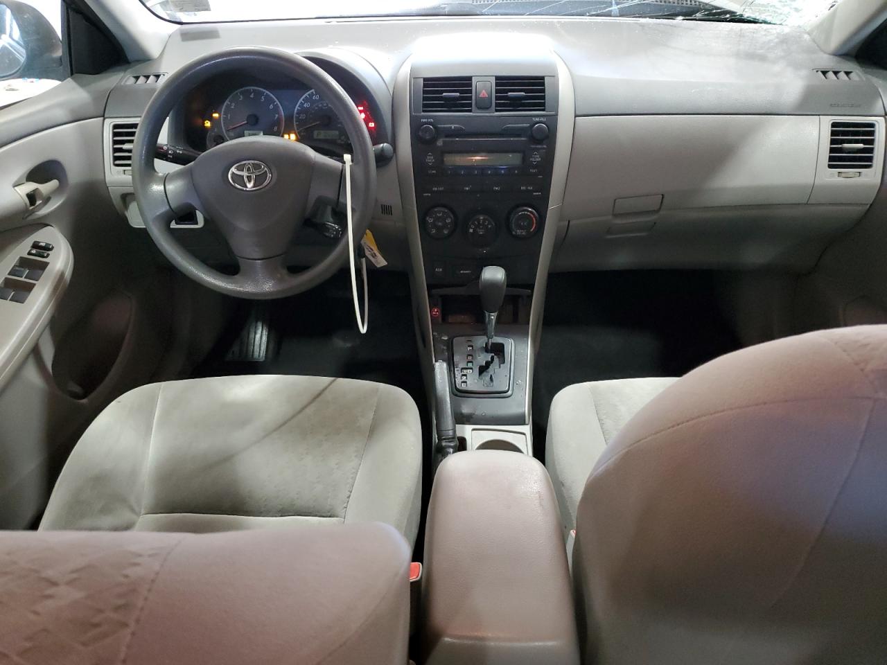 Toyota Corolla Base Image 12