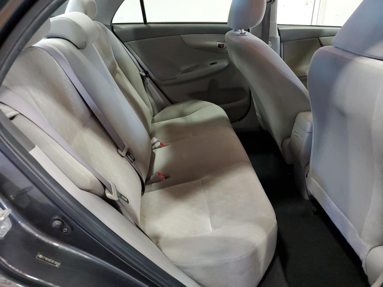 Toyota Corolla Base Image 5