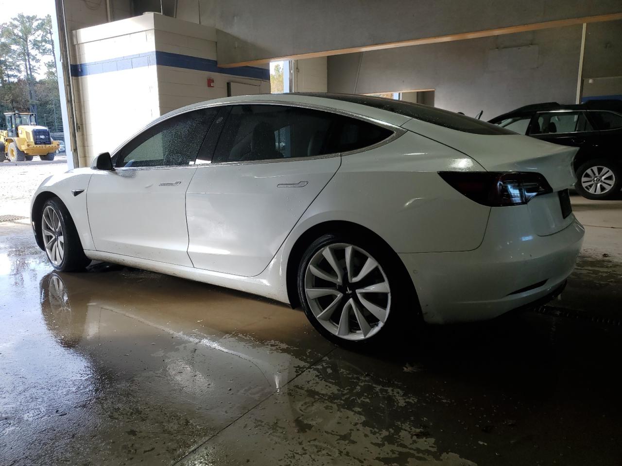 Tesla Model 3 Image 3