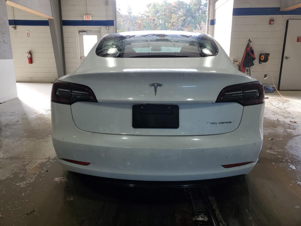Tesla Model 3 Image 4