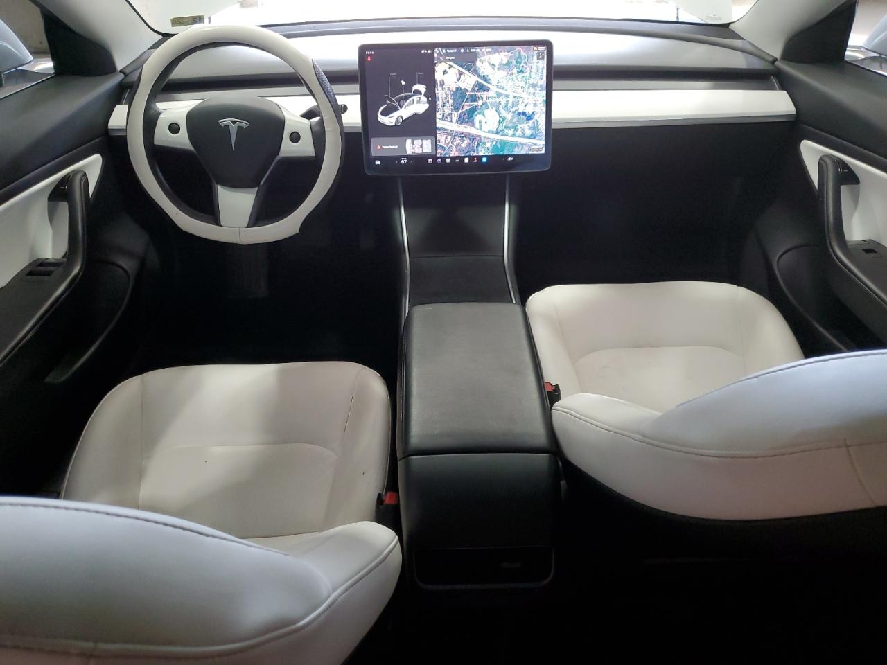 Tesla Model 3 Image 6