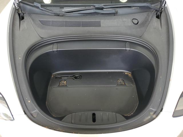 Tesla Model 3 Image 10