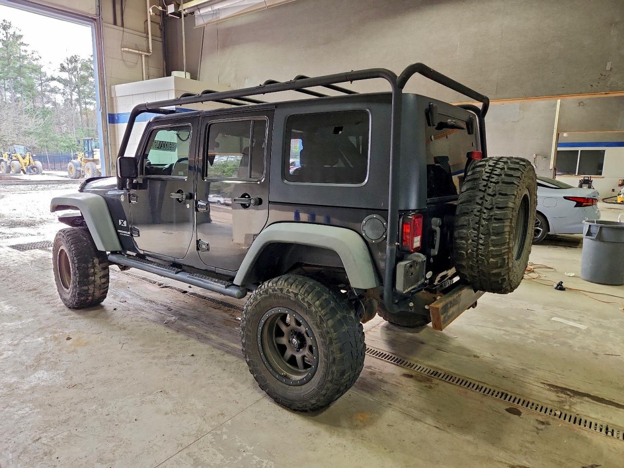 Jeep Wrangler X Image 4
