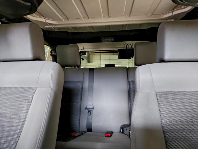 Jeep Wrangler X Image 9