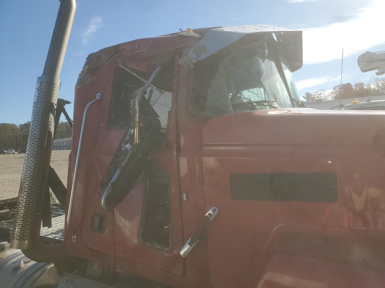 Mack Pinnacle Image 4